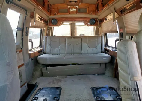 2002 Chevrolet Express G1500 from USA, damaged, VIN 1GBFG15R221145271